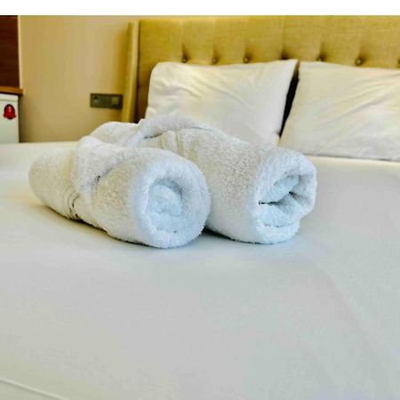 Port Twins Suites No2 Пирея Екстериор снимка