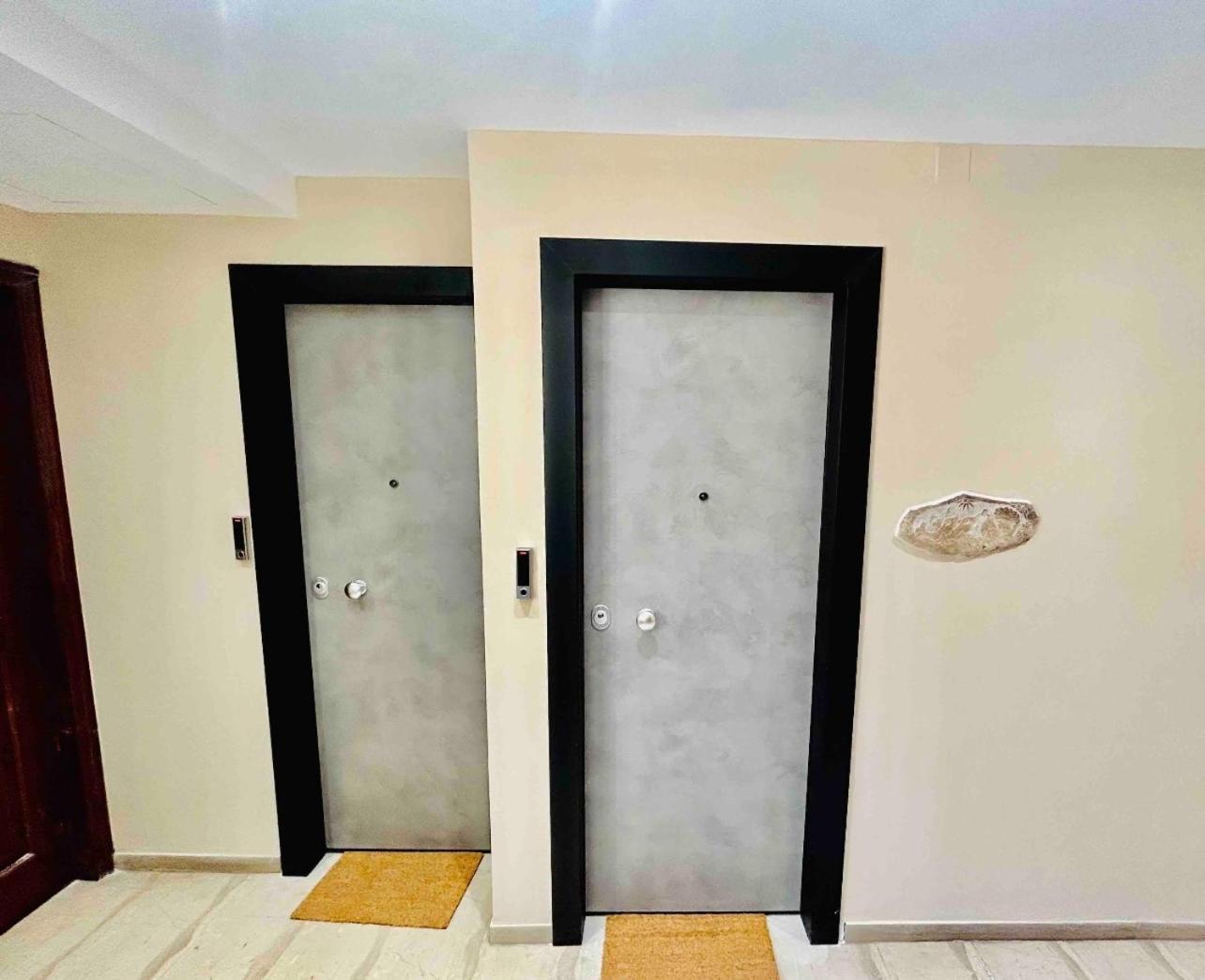 Port Twins Suites No2 Пирея Екстериор снимка