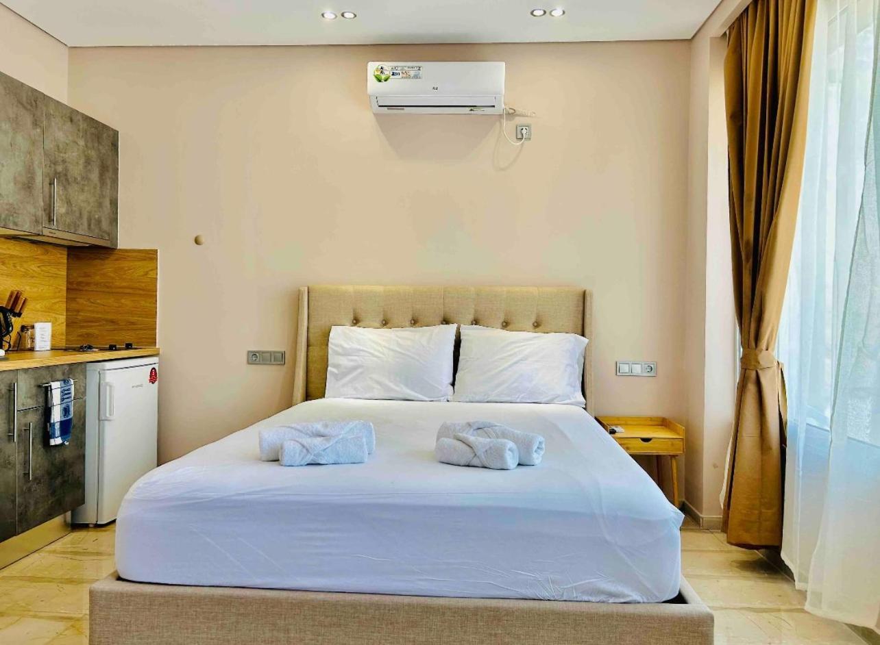 Port Twins Suites No2 Пирея Екстериор снимка