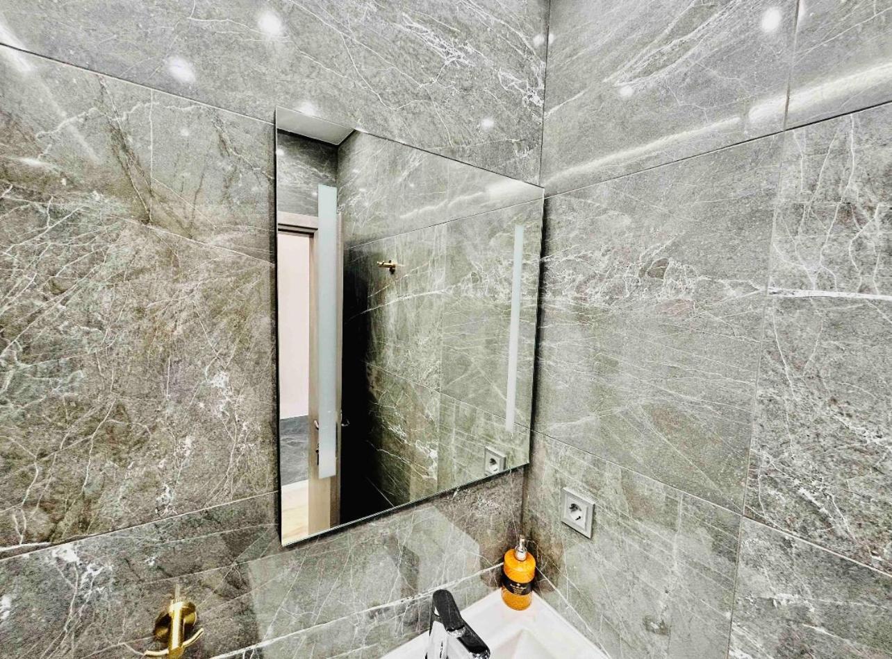 Port Twins Suites No2 Пирея Екстериор снимка