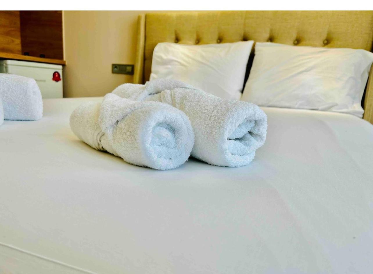Port Twins Suites No2 Пирея Екстериор снимка